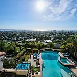 Spacious Guest House, Pool&Spa, Close to Beach!