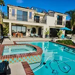 Spacious Guest House, Pool&Spa, Close to Beach!