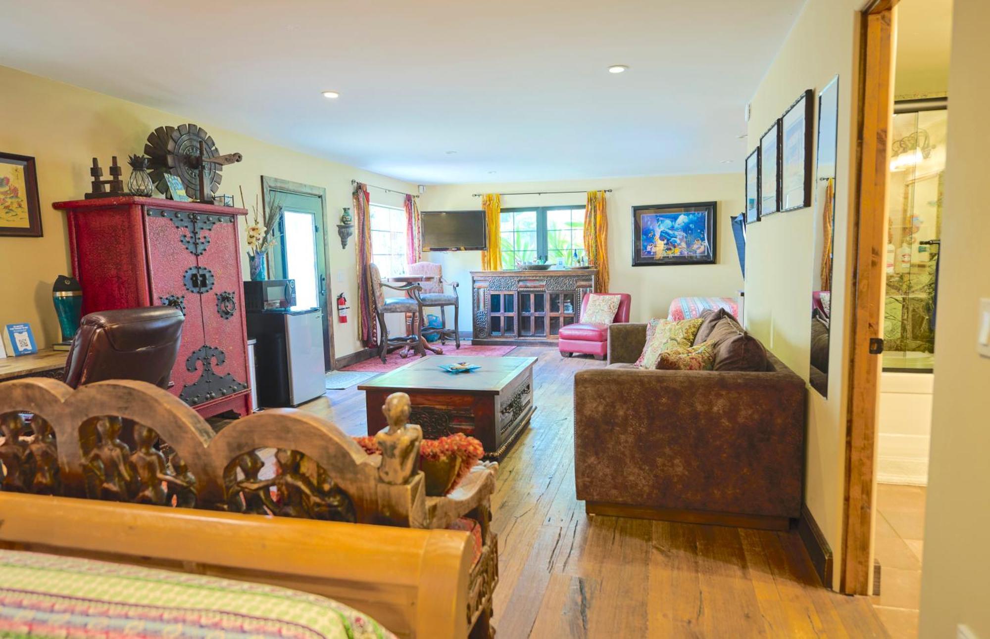 Spacious Guest House, Pool&spa, Close To Beach! Pensión