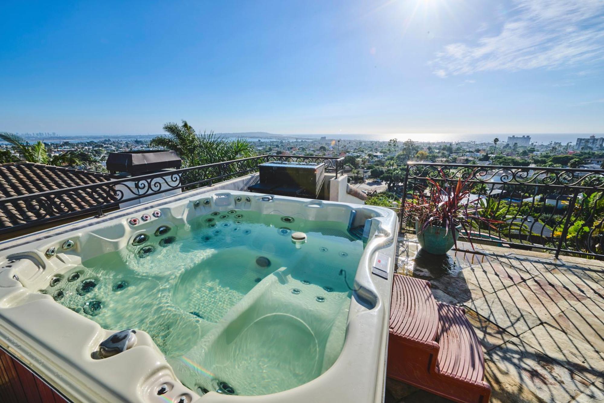 360 Degree Ocean & Views With Pool, Spa, Close To The Beach! Pets Ok *